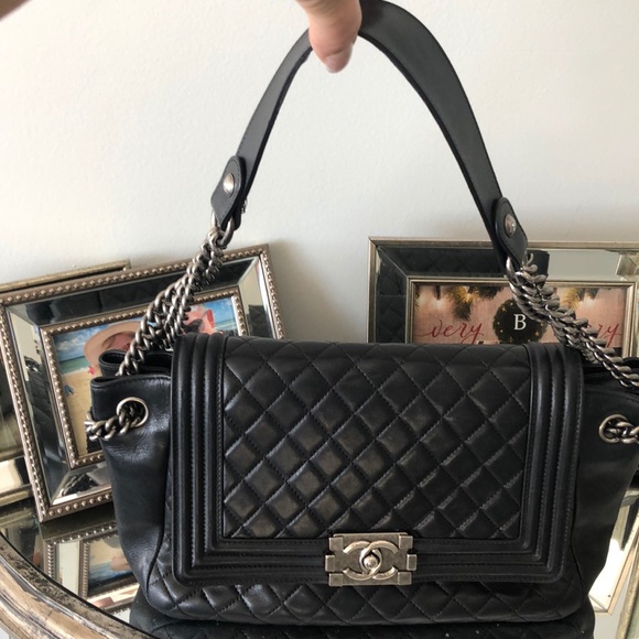 CHANEL Handbags - Purse